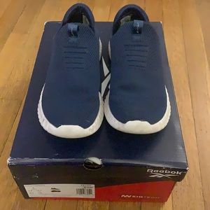 Skechers Slip on Sneaker size 2.5 kid